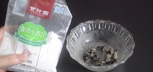 泡木耳,很多人第一步就错了,饭店厨房教我一诀窍,泡的又大又软