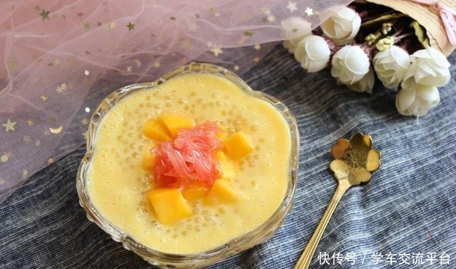 用芒果自制网红甜品,甜品店三十块钱一份,自己做五块钱吃过瘾