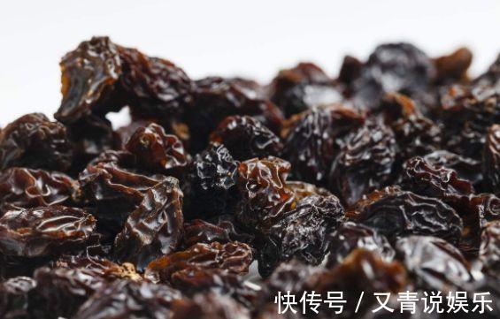 颜色|葡萄干泡水好处多,不同颜色还有不同功效,坚持越喝越年轻!