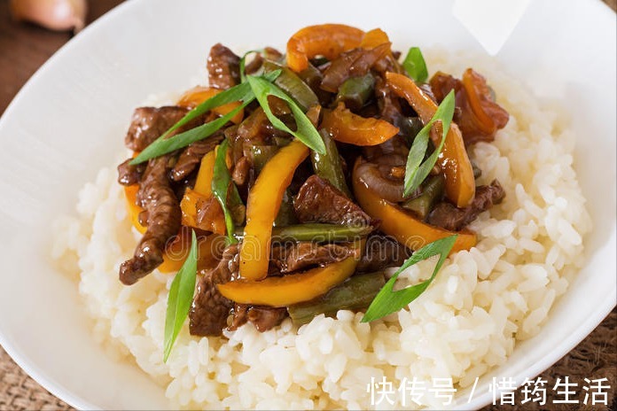 食用油|腌牛肉，最忌放盐腌制，20年大厨分享经验，牛肉香嫩多汁还不腥