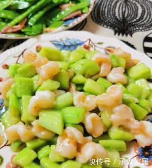 健康菜谱，黄瓜炒虾仁，清爽简单，美味营养，多两步带来大变化