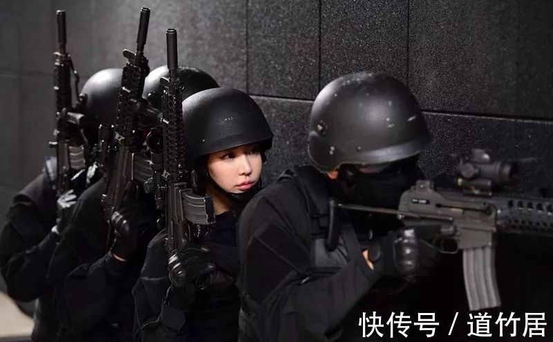 健身|女人撸铁后有多性感？这位健美皇后，曲线凸显，女人味十足