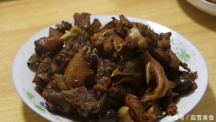 老爸|老公生日,老爸做了5菜一汤,成本不到200块,满满的爱意呀