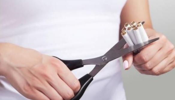 46岁男子凌晨肠癌离世，大夫怒斥道：都是一张嘴