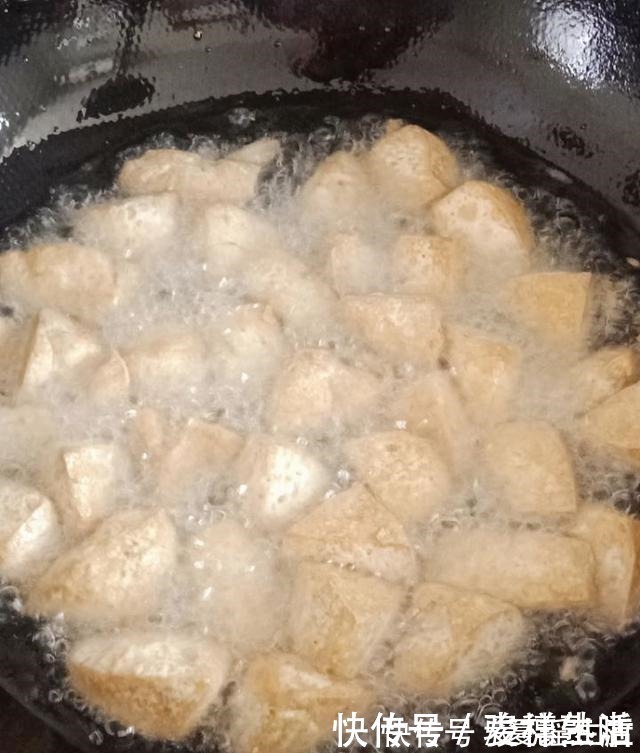 补充蛋白质|豆腐不要直接炒着吃,加上它,天天吃都不腻,比肉还香