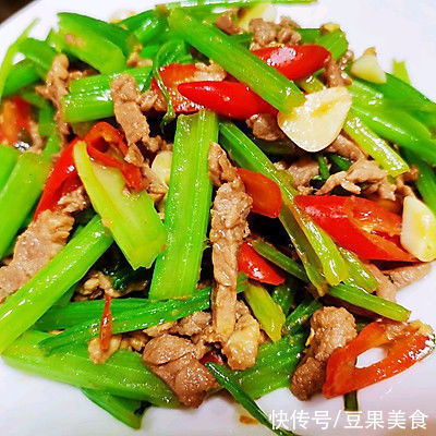#我心中的冬日限定#红椒香芹炒肉丝