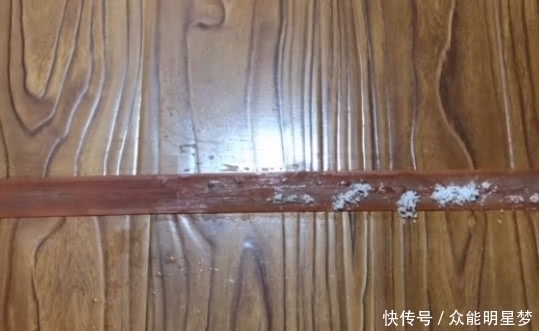 门口撒一把食盐,很多人都不清楚有啥用,还好知道的早,方法真棒