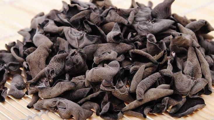 木耳|黑木耳好吃却不能瞎吃,吃黑木耳有一大禁忌,现在知道还不晚