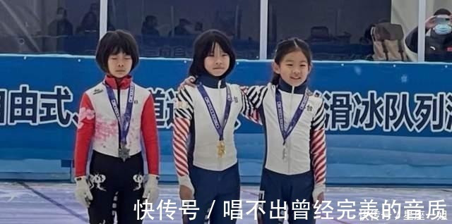 短道速滑|8岁女孩滑冰比赛摔了一跤,却俘获千万网友的心,连姚晨也哭了