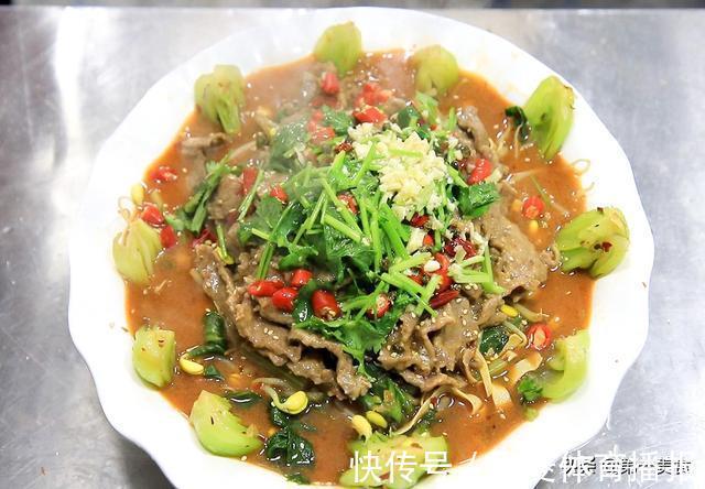 配菜|水煮牛肉要不要先腌制，厨师长告诉你正确做法，香辣鲜嫩又下饭