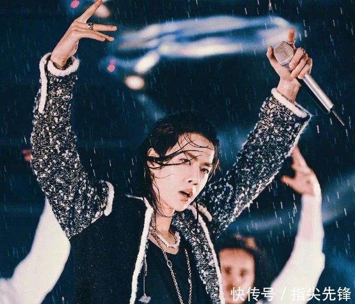 开启|央视导师大洗牌?王一博开启主流刷脸之路,或与易烊千玺并肩