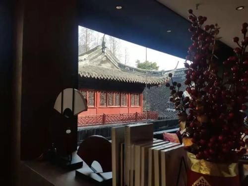 实探！从大隐书局的窗口能够欣赏到豫园的美景