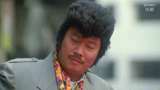 |搞笑GIF图:新娘子你有点过分了,拉的有点高了啊!