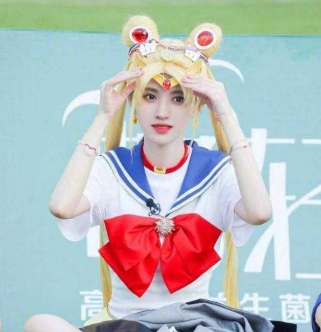 从四千年美女到普通路人，鞠婧祎只用了一期《青春环游记》