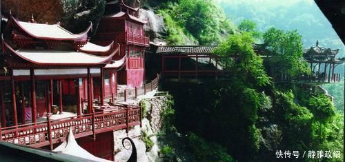 寺庙|我国最“危险”寺庙，400年前建于巨石之下，古人怎么做到的