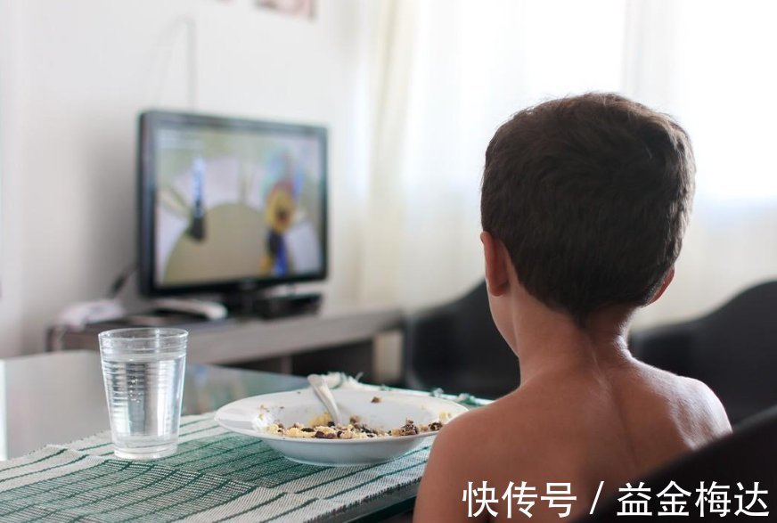 思维方式|“讨厌妈妈,打妈妈”,孩子顶嘴时,高情商父母这样回复