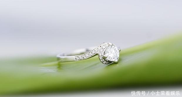 新款|新款钻戒应该买吗？钻戒追求款式还是性价比？女孩子是怎么想的？