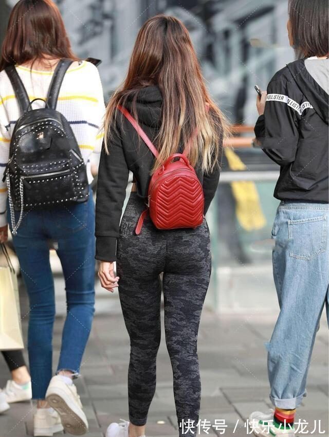 搭配 超时髦的打底裤穿搭,才能减少刻板感觉,简约靓丽