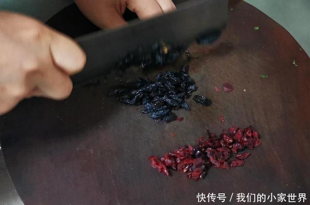 1碗玉米面,2个鸡蛋,不蒸不烤,松软香浓,孩子天天都想吃!