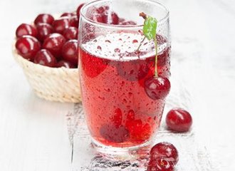 用樱桃泡酒喝，身体变化会让你惊喜不已