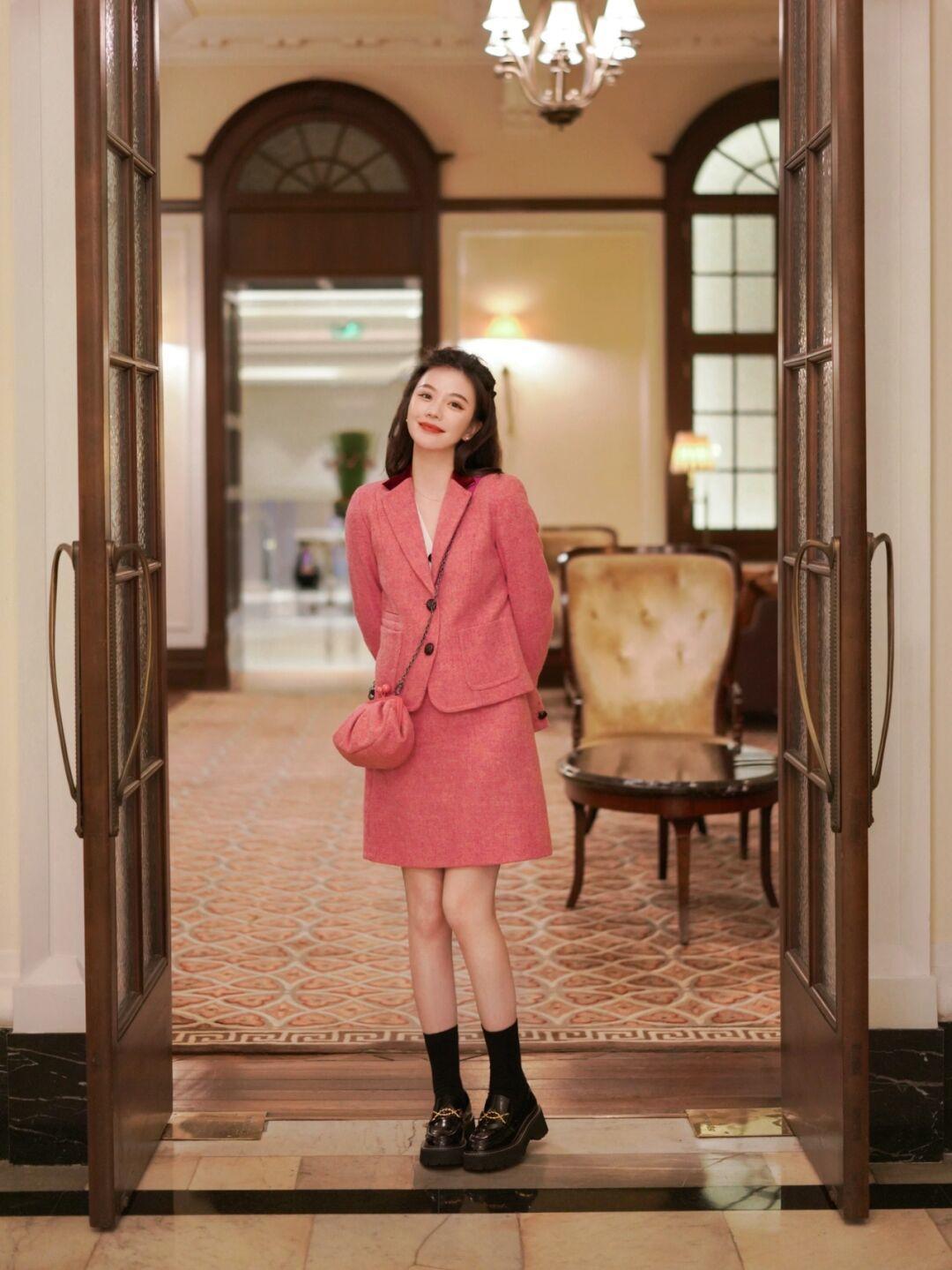 技巧|40+女人不要再穿“基础款西装”了,建议记住这几个技巧,超洋气