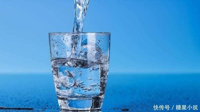  心肌梗死|为什么心梗患者越来越多？提醒：2种食物容易伤害心脏，务必少吃