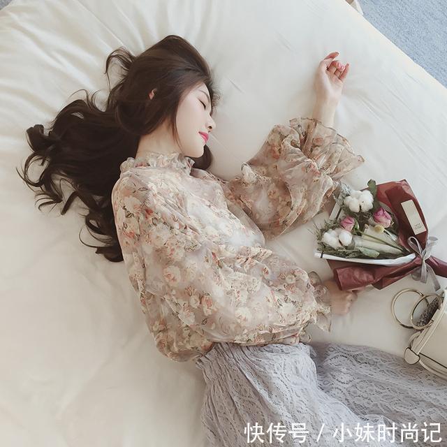 灯笼袖 美女,我觉得你穿雪纺衫特别有气质