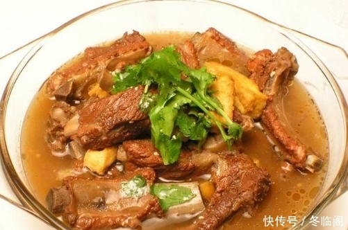 炖排骨时别焯水，婆婆用这个做法，汤鲜肉嫩无腥味，每次都不够吃