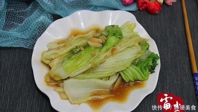 炒白菜时多加一味料,上桌都抢着吃,人间美味呀