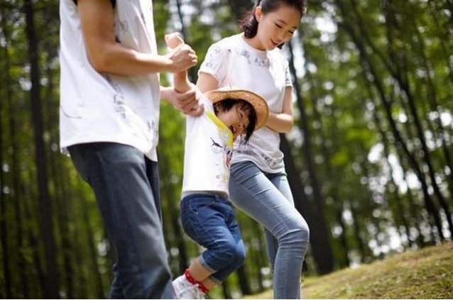 乳名|儿子姓“戴”,老师不好意思点他名,妈妈无奈:我也只敢喊乳名