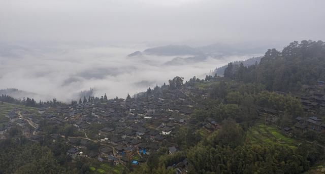 黔东南|贵州黔东南：雾绕苗寨冬景靓丽