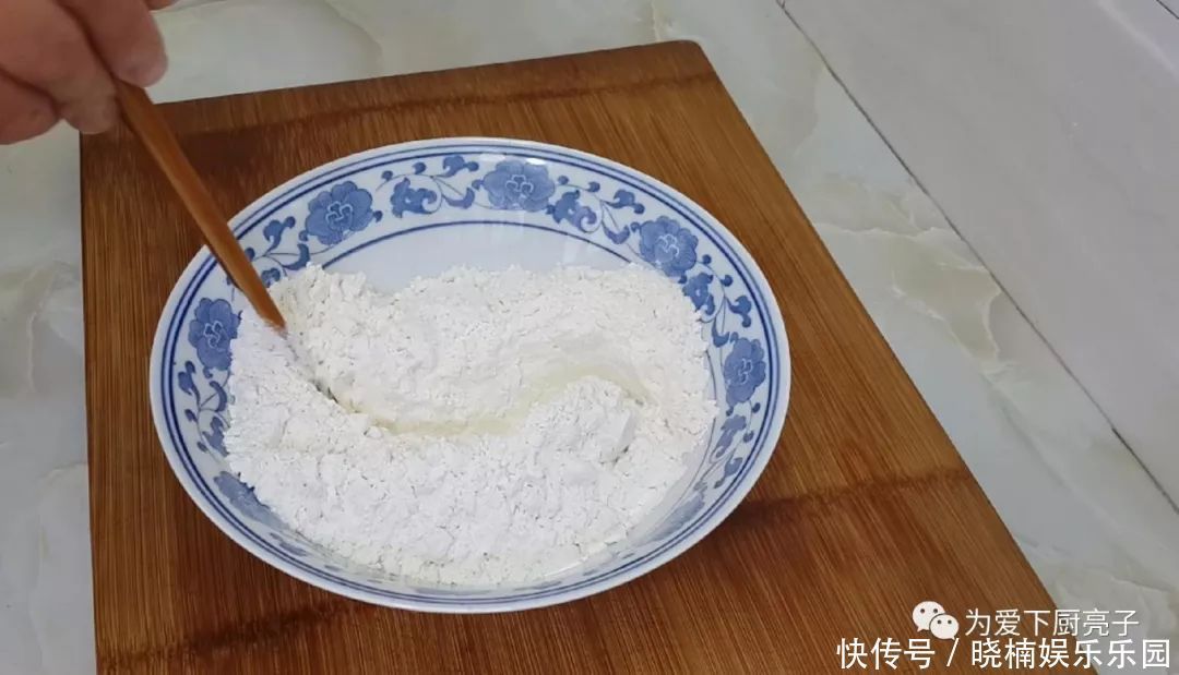 烙饼|面粉最好吃的做法,不发面不烙饼,比油条都好吃,好吃到直流口水