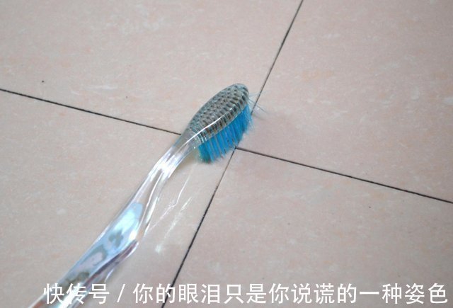 地砖缝变黑怎么清洁,三种方法防止地砖缝变黑,日常地砖清洁保养