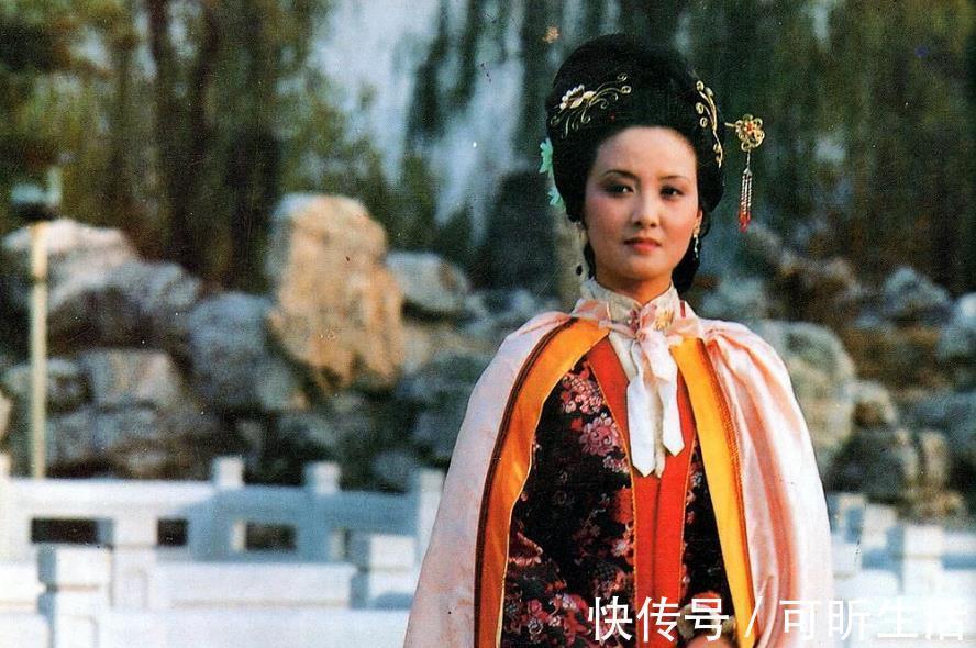 王夫人|王夫人没钱给贾母做寿,靠当东西遮羞,她没有私房钱吗?