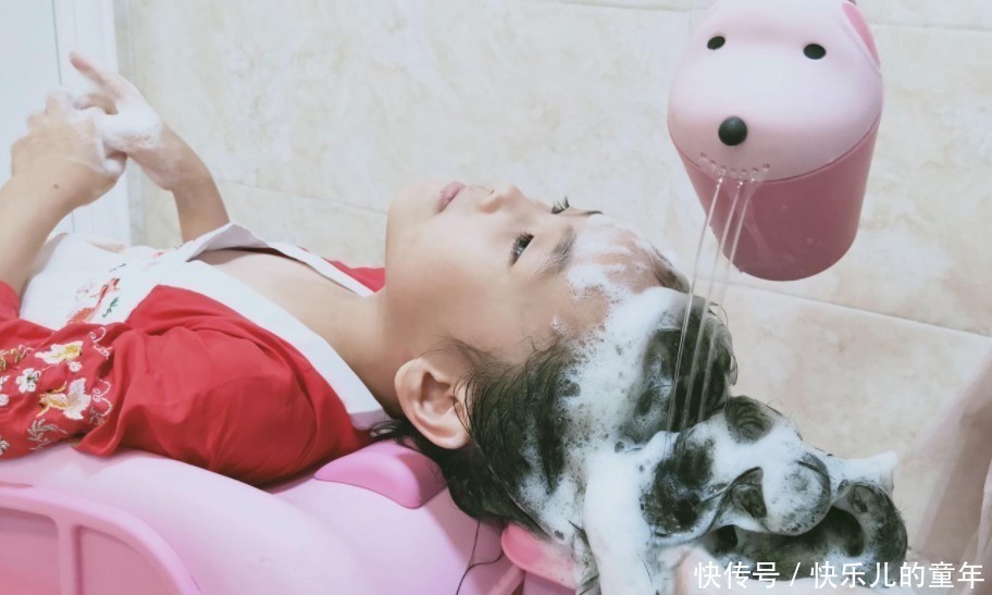 夹板|女儿被同学染上头虱,妈妈用热夹板一夹,下一幕引起舒适