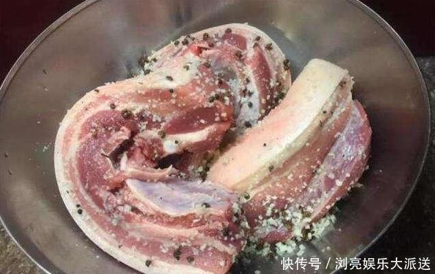  放盐|腌腊肉时，只放盐可不行，只有加上这2种，腊肉才会入味好吃