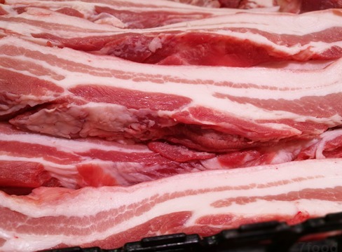 买猪肉,内行人专挑“这4个地方”的肉,新鲜美味,老板不敢忽悠