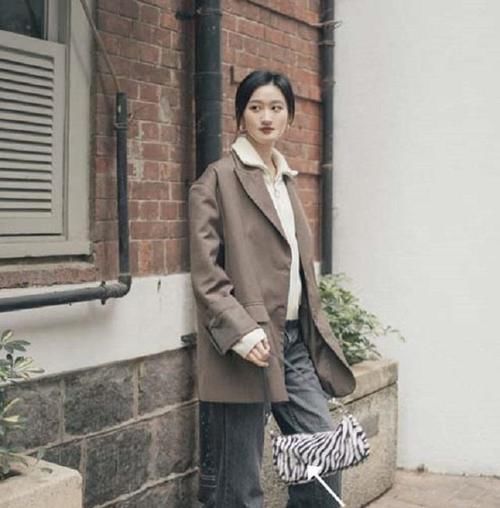 衣服 衣服要精不要多,秋天有这“1靴2裤3衣”就够了,轻松穿出好气质