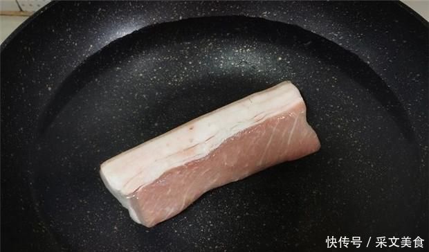 大厨教你做正宗回锅肉,第1步就要掌握好,出锅香、辣、不油腻