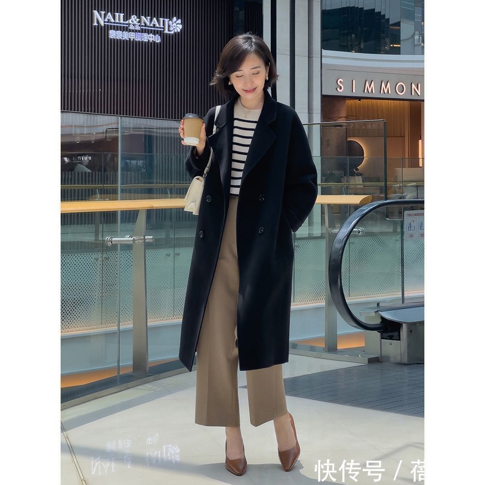 外套|奔三奔四的女人,建议多穿“这4种颜色”的外套,时髦又显气质