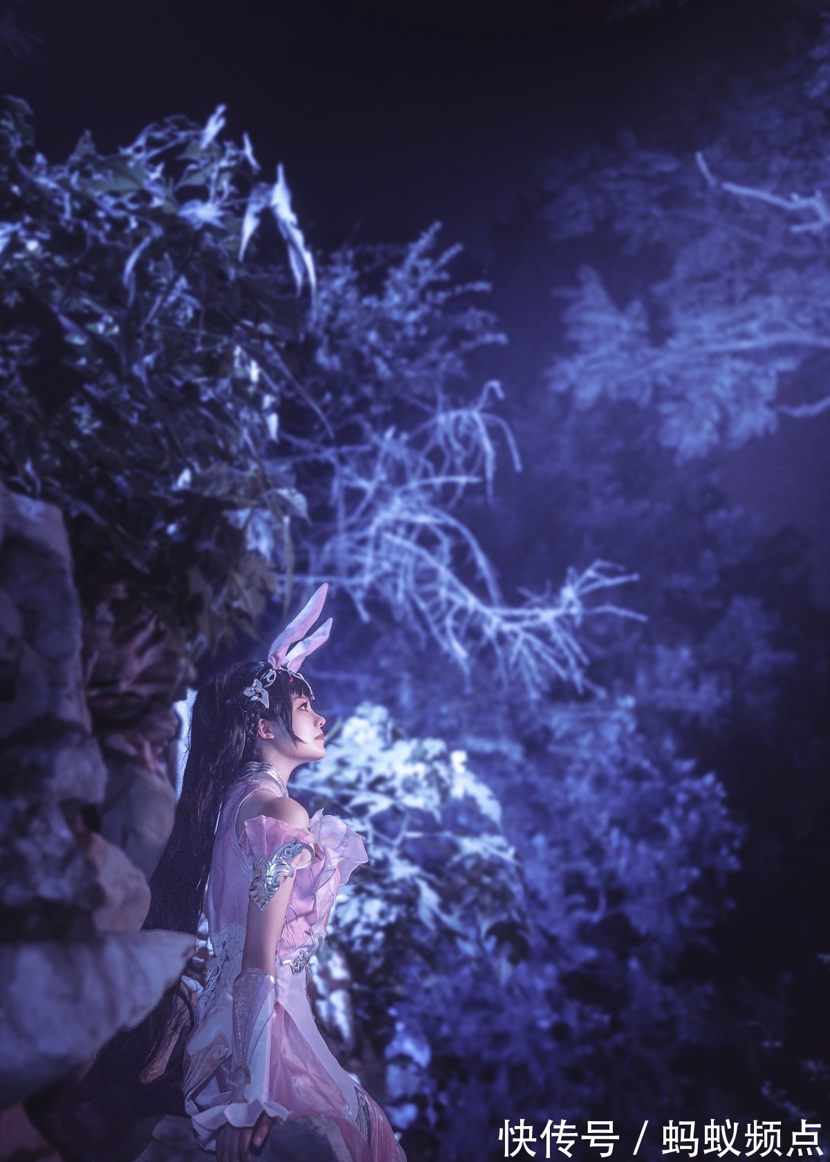 cos|斗罗大陆cos：星星点点光芒洒在了小舞身姿，又美又飒