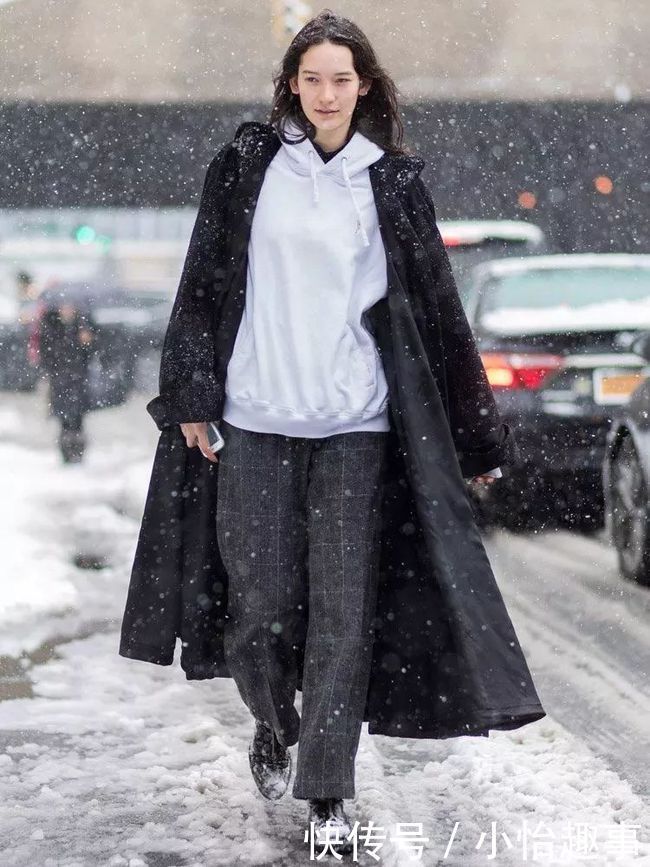 大衣里面穿什么好看?选择这6件内搭能让你时髦一整个冬天!