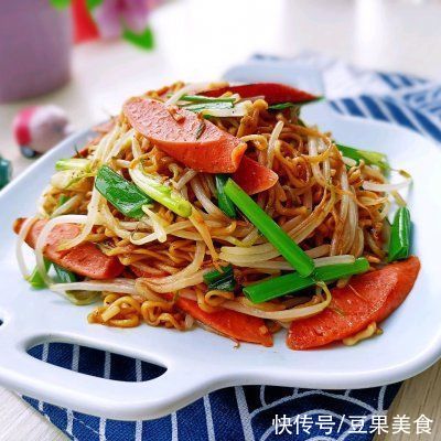 秘密|饭店大厨说漏嘴的秘密，酱油炒面这样做才好吃