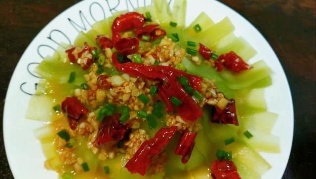  爽口|这才是莴笋最好吃的做法，脆嫩爽口，开胃下饭，赛过大鱼大肉