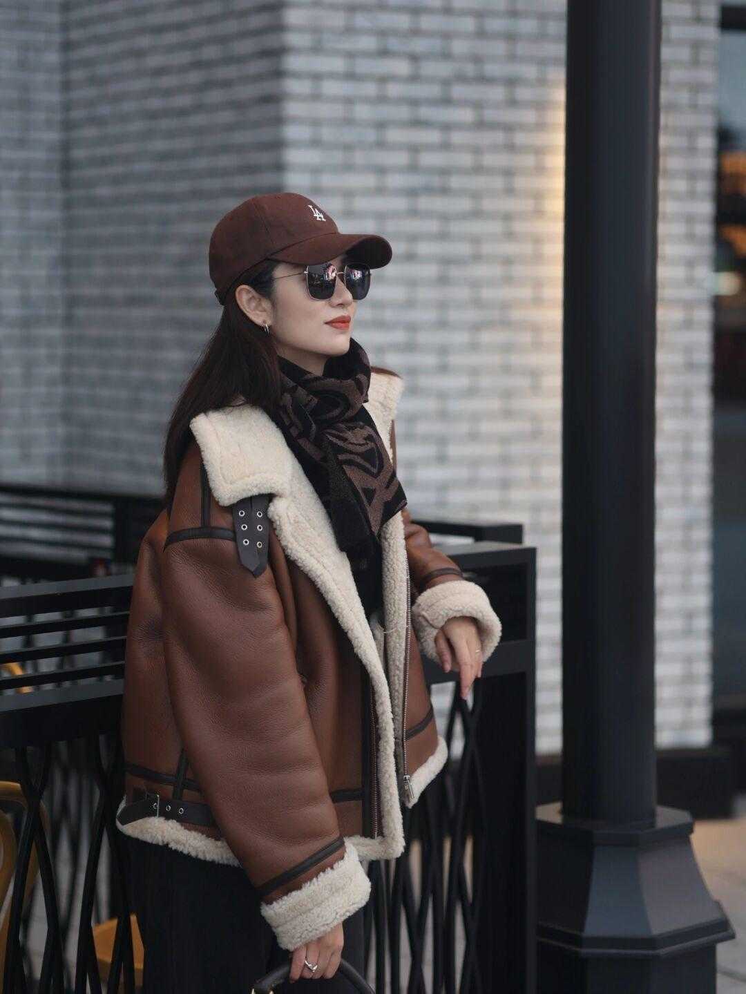 下半身 与其还在搭大衣,不如看看冬款短外套,清爽温柔