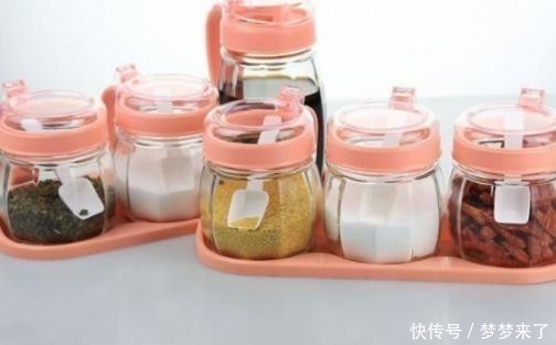 抽屉|去邻居家借用厨房，打开门就被厨房布置给迷住，干净整洁又顺手！