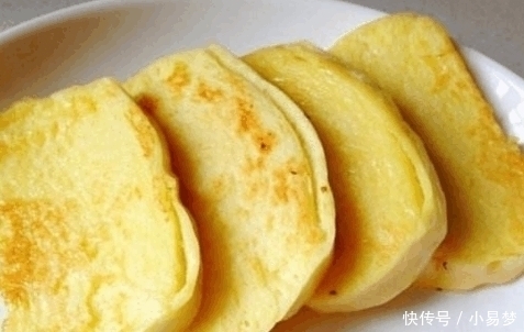  煎馒头片时,别只会傻傻裹鸡蛋多加一点它,香酥可口,不吸油
