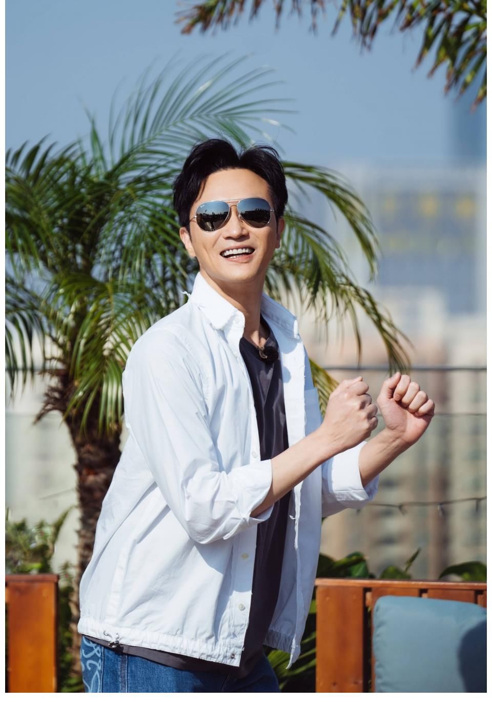 任达华朱永棠惊喜到访《大湾仔的夜》，“大湾仔”主题曲热血首发