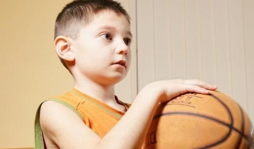 长高|要孩子长大个,4个影响因素很重要,孩子常吃这些食物有助于长高