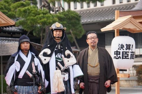 决算 忠臣藏 办祈愿活动堤真一扮成大石内蔵助 快资讯